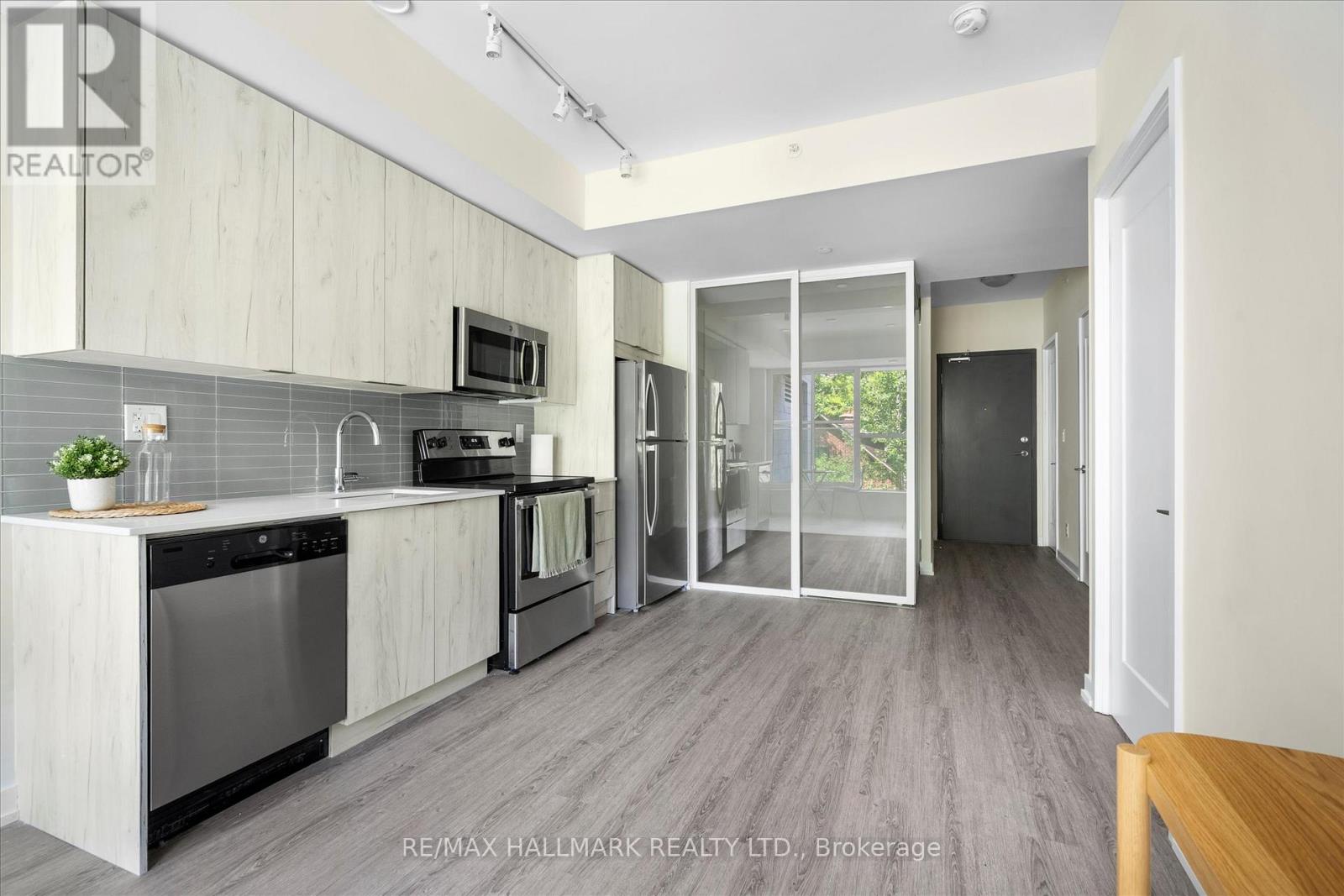 Photo 3 of 116 1350 Kingston Road, Toronto ON