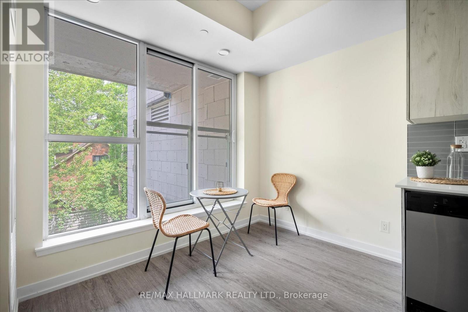 Photo 11 of 116 1350 Kingston Road, Toronto ON