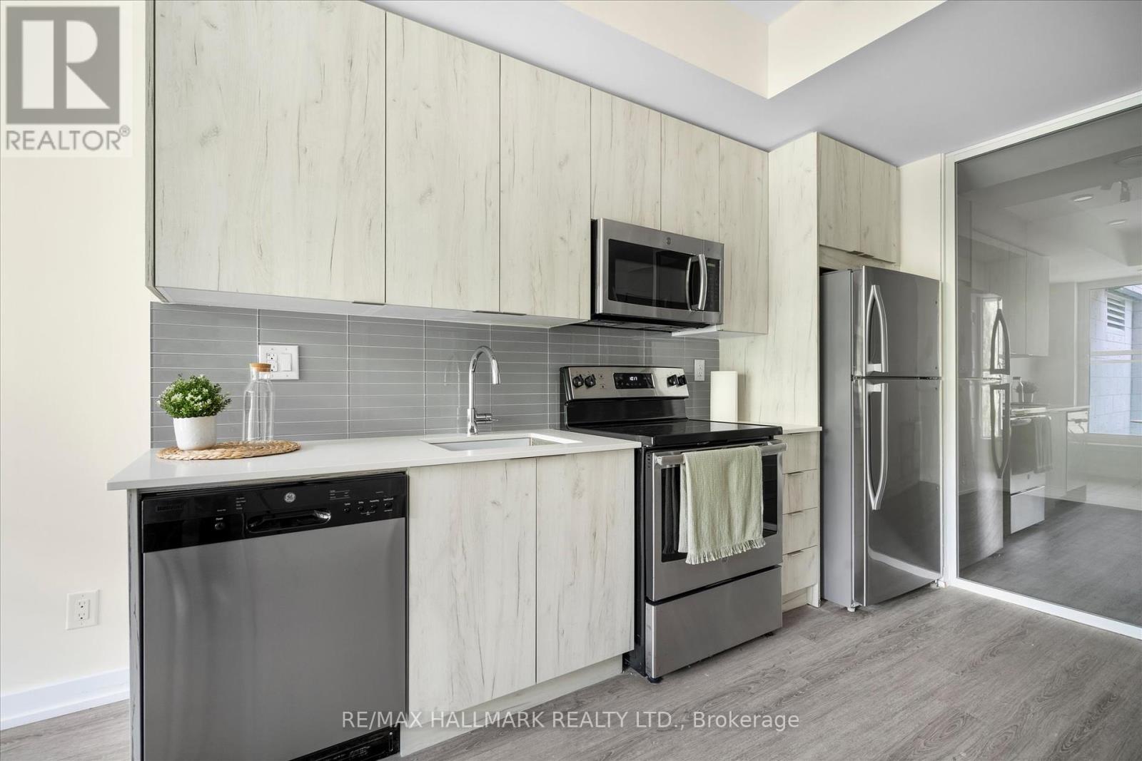 Photo 22 of 116 1350 Kingston Road, Toronto ON