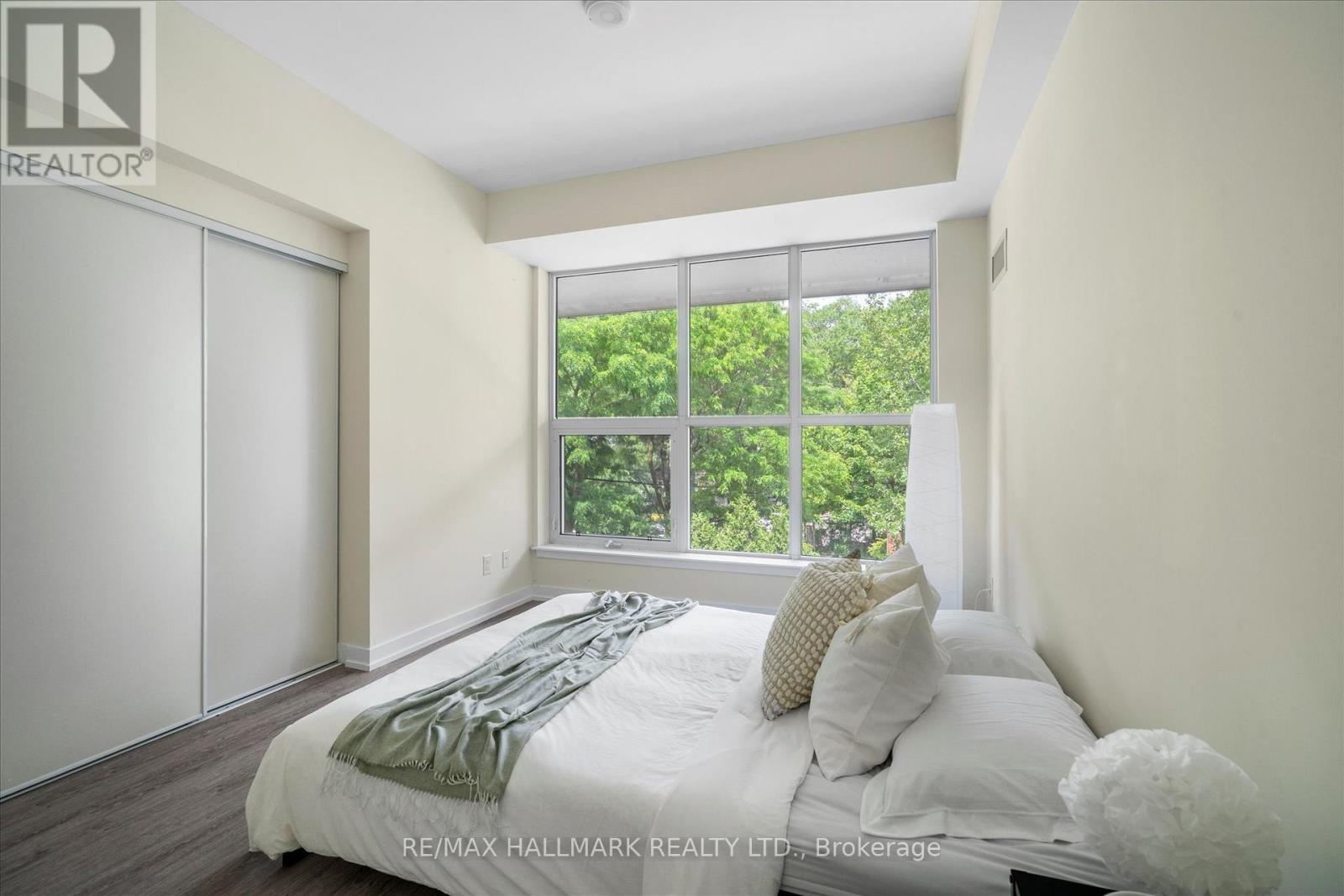 Photo 24 of 116 1350 Kingston Road, Toronto ON