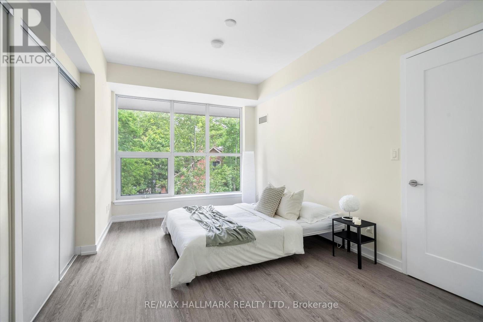 Photo 7 of 116 1350 Kingston Road, Toronto ON