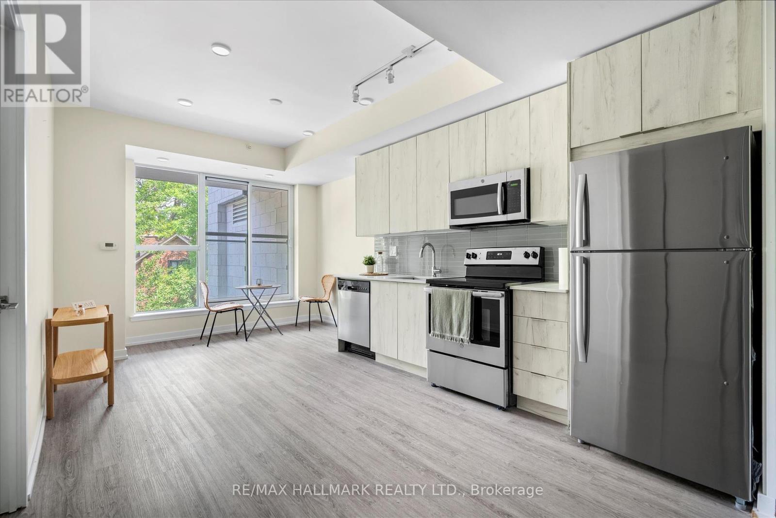 Photo 9 of 116 1350 Kingston Road, Toronto ON