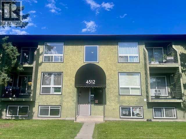 Single Family House for Sale in    Street NW Bowness Calgary 