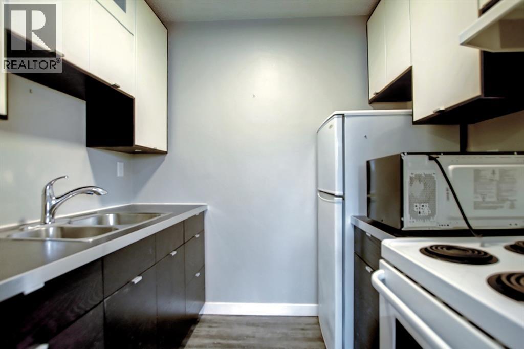 Single Family House for Sale in    Street NW Bowness Calgary 