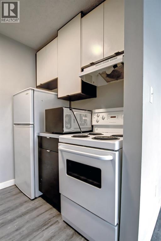 Single Family House for Sale in    Street NW Bowness Calgary 