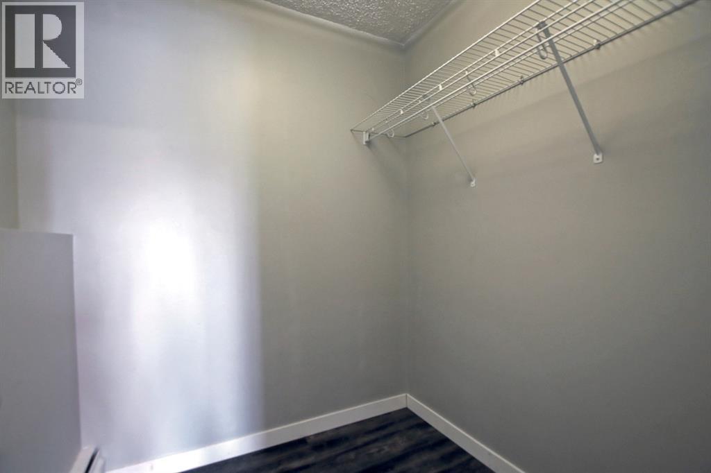 Single Family House for Sale in    Street NW Bowness Calgary 