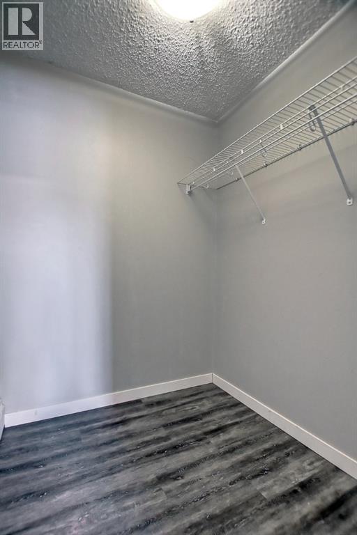 Single Family House for Sale in    Street NW Bowness Calgary 