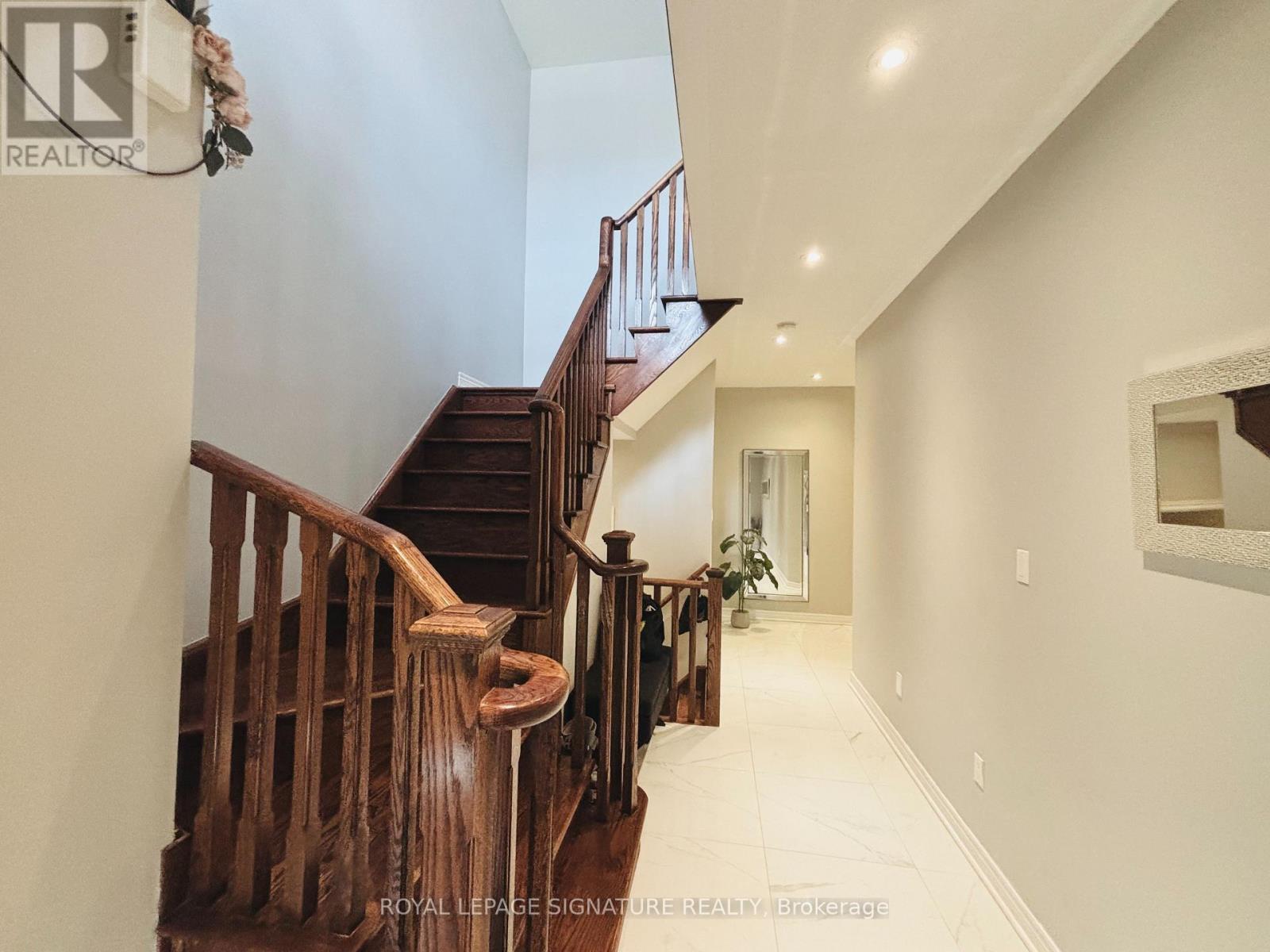 Photo 38 of 176 Mavrinac Boulevard, Aurora ON