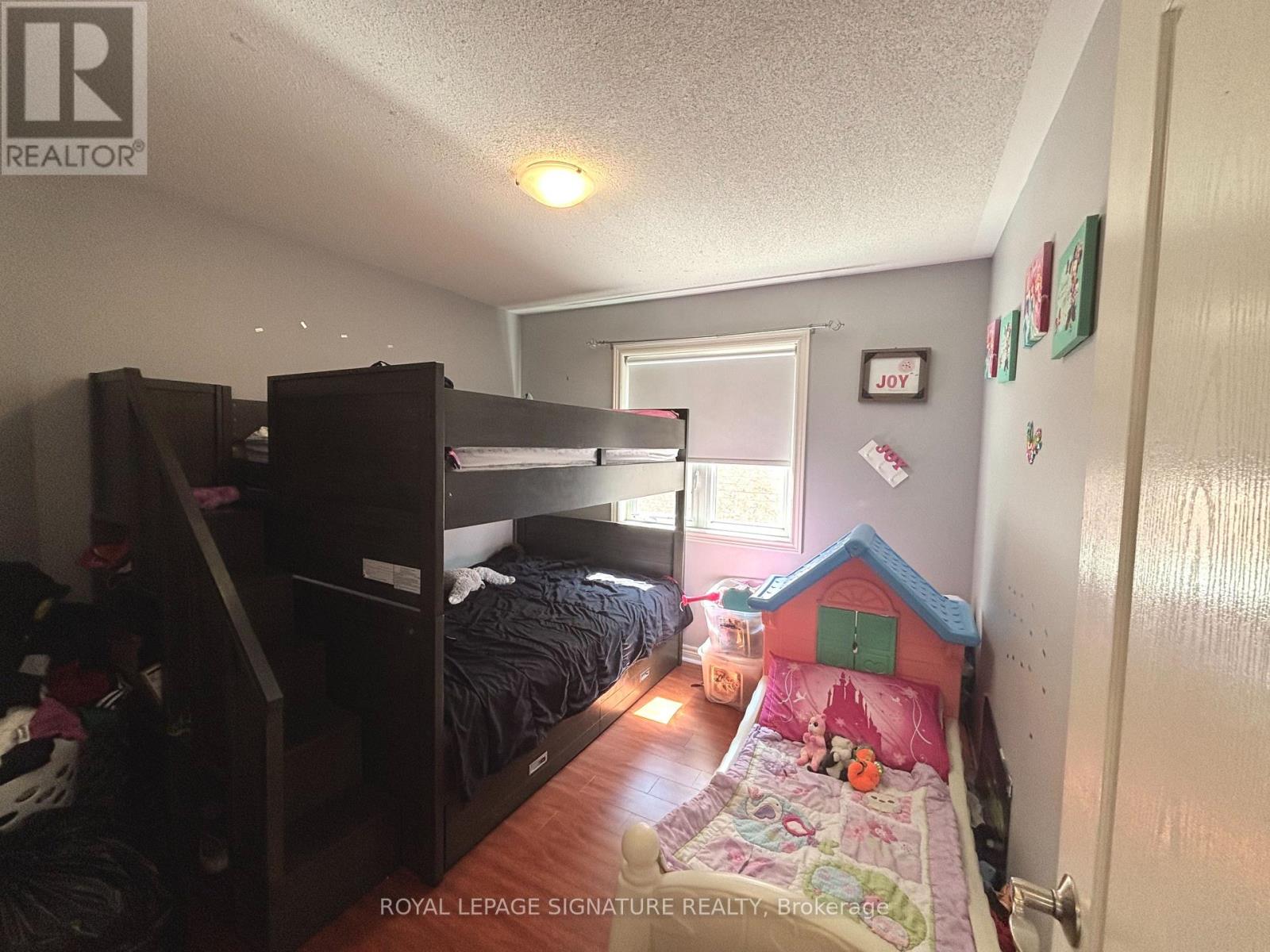 Photo 23 of 176 Mavrinac Boulevard, Aurora ON