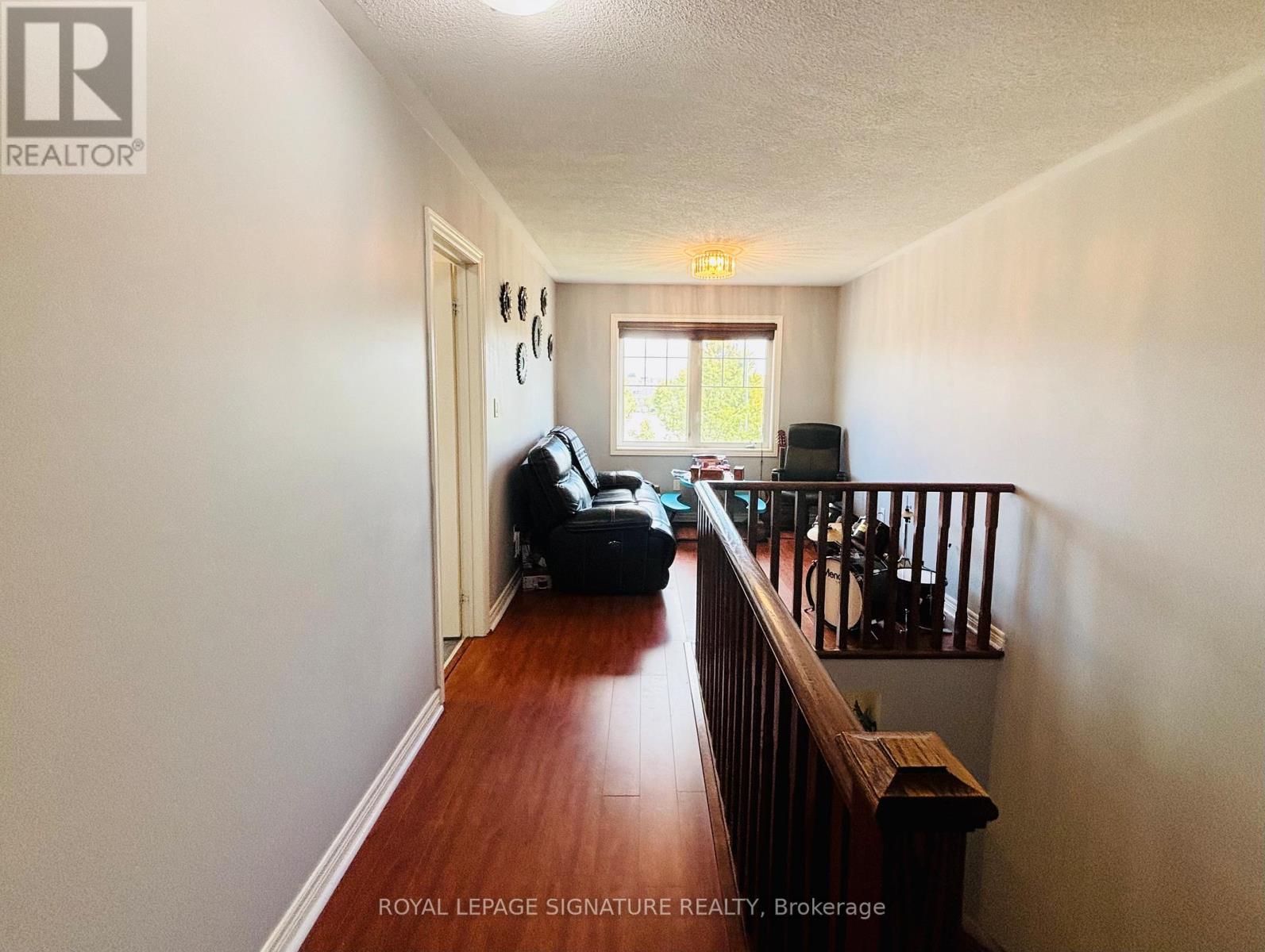 Photo 15 of 176 Mavrinac Boulevard, Aurora ON