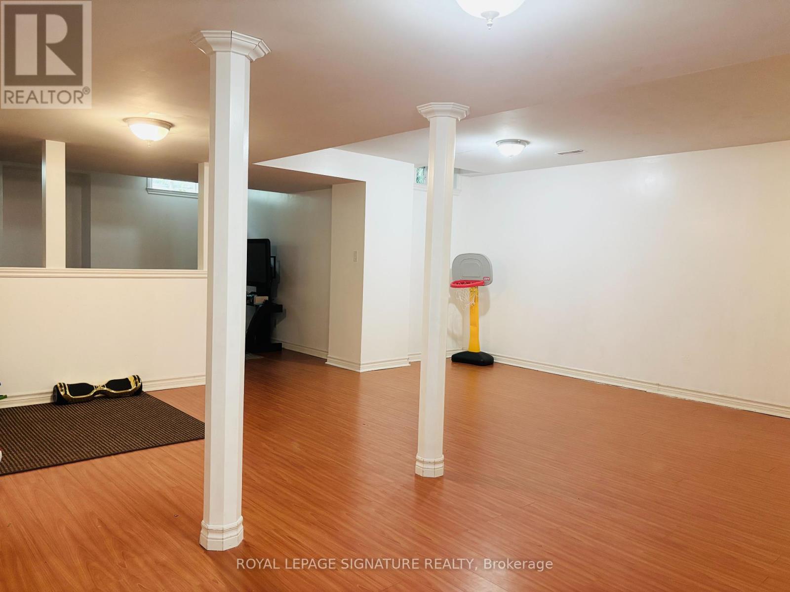 Photo 9 of 176 Mavrinac Boulevard, Aurora ON
