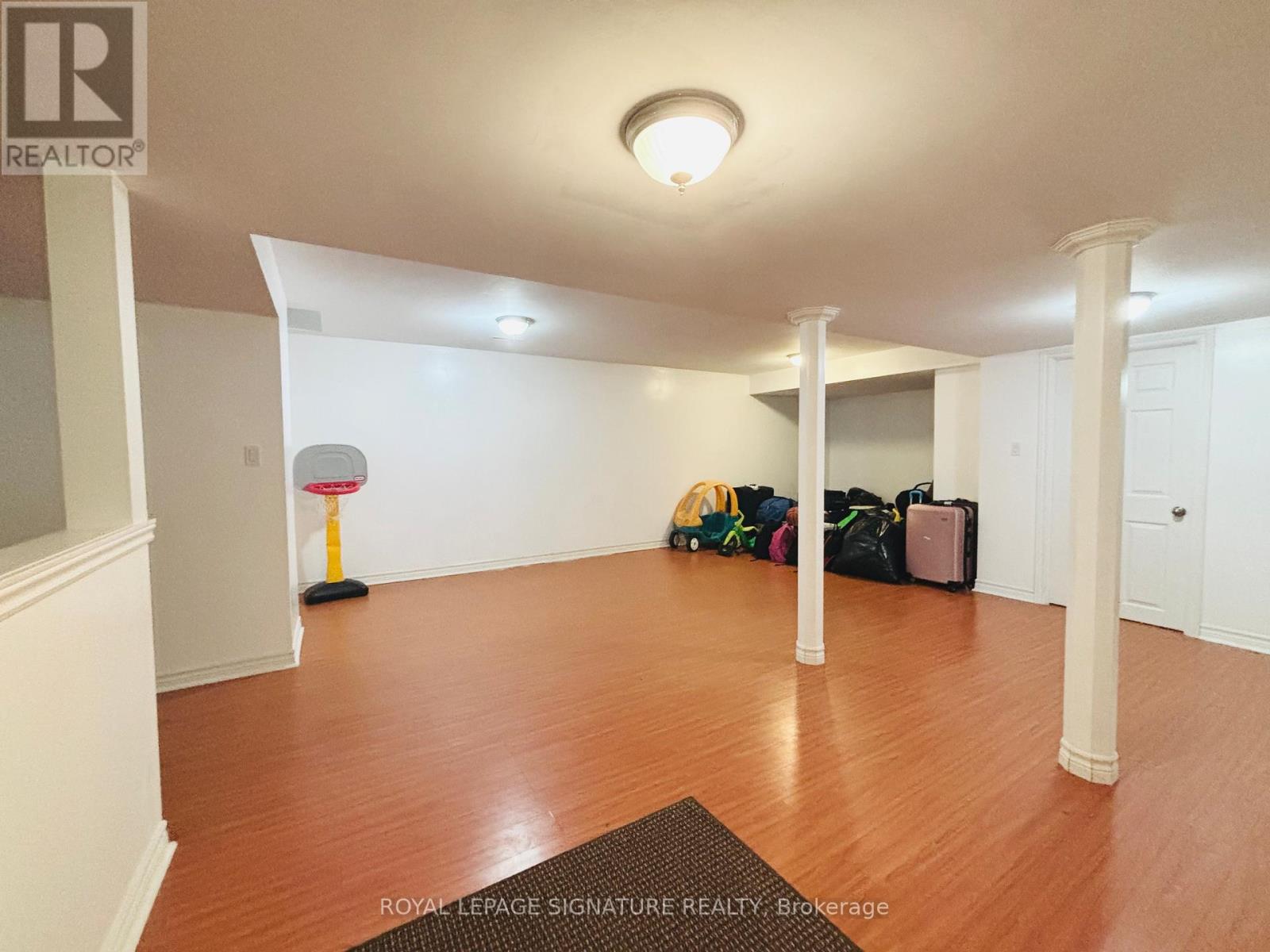 Photo 37 of 176 Mavrinac Boulevard, Aurora ON