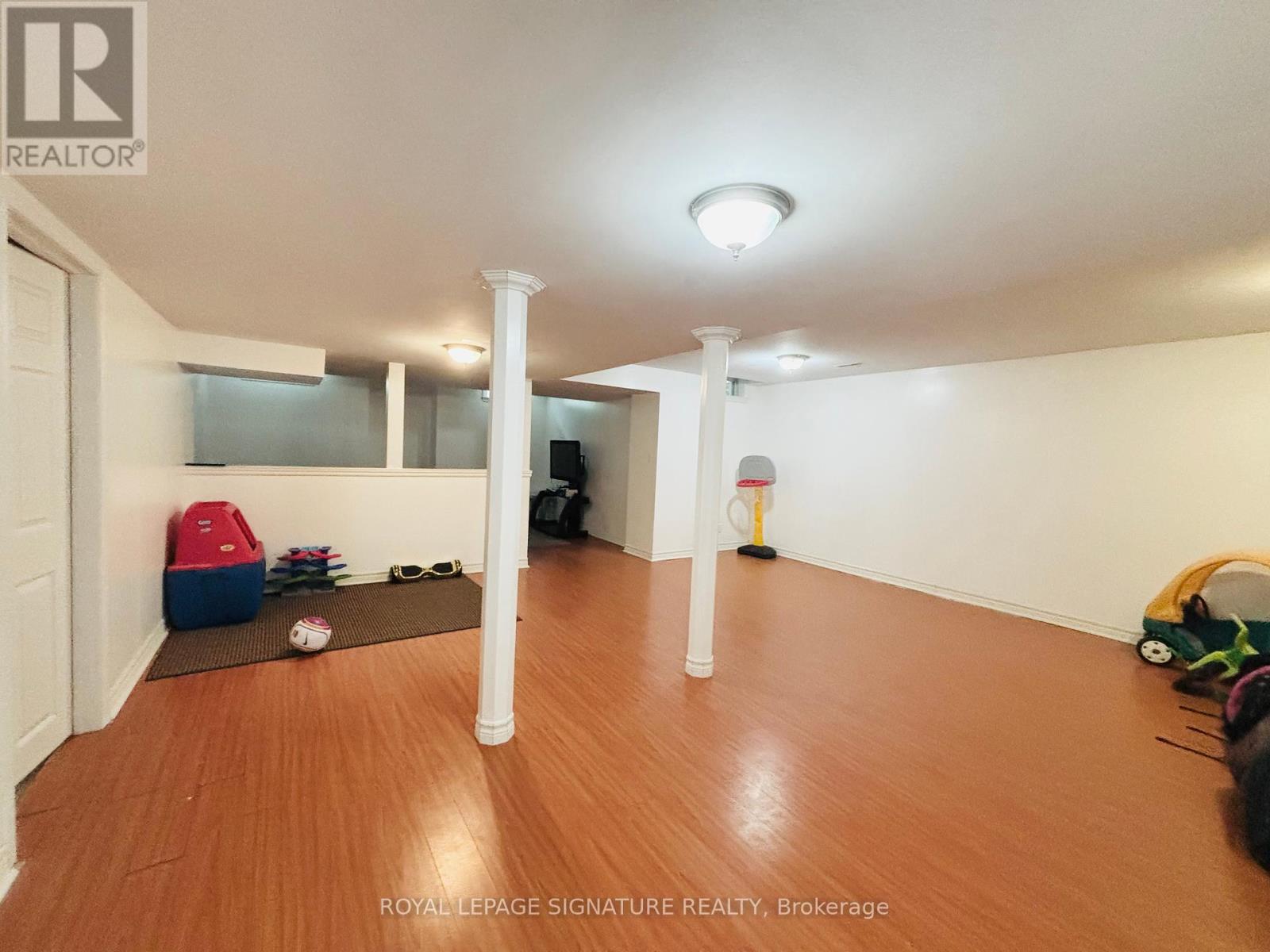 Photo 10 of 176 Mavrinac Boulevard, Aurora ON