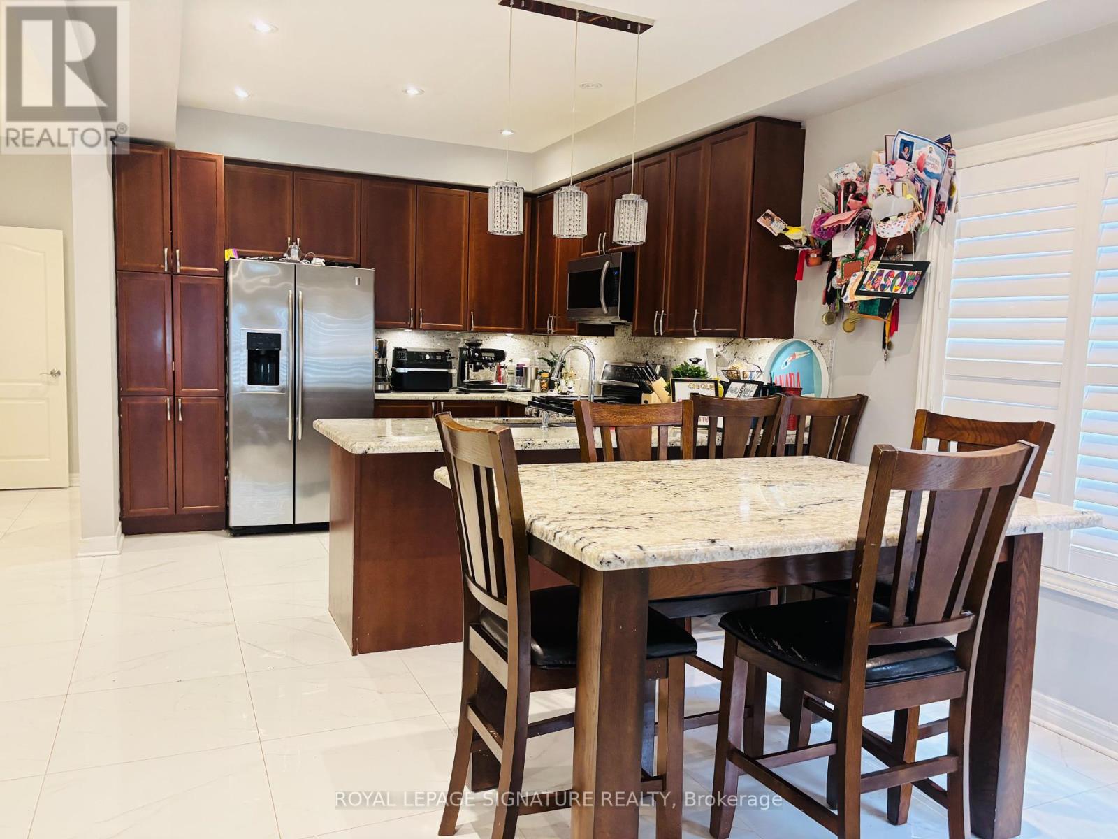 Photo 8 of 176 Mavrinac Boulevard, Aurora ON