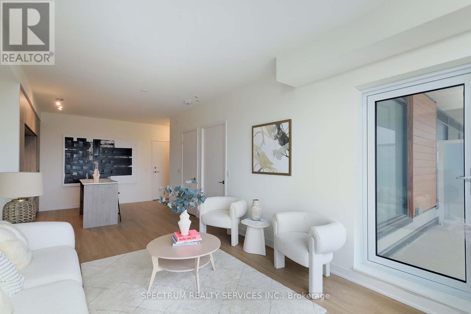 Photo 2 of 1028 2 David Eyer Road, Richmond Hill ON