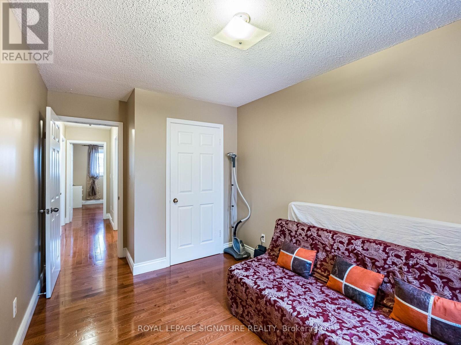 Photo 18 of 69 New Seabury Drive, Vaughan ON