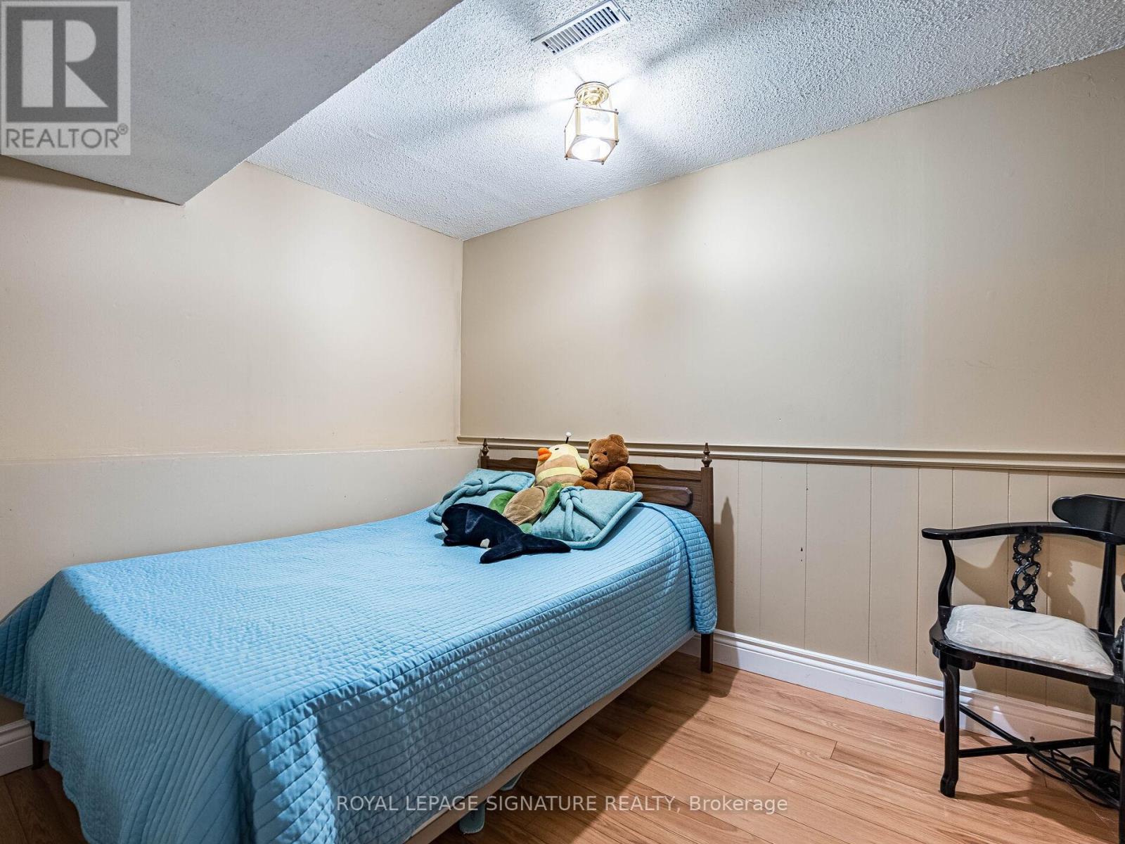 Photo 25 of 69 New Seabury Drive, Vaughan ON