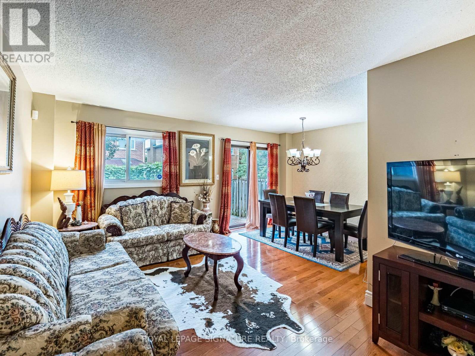Photo 6 of 69 New Seabury Drive, Vaughan ON