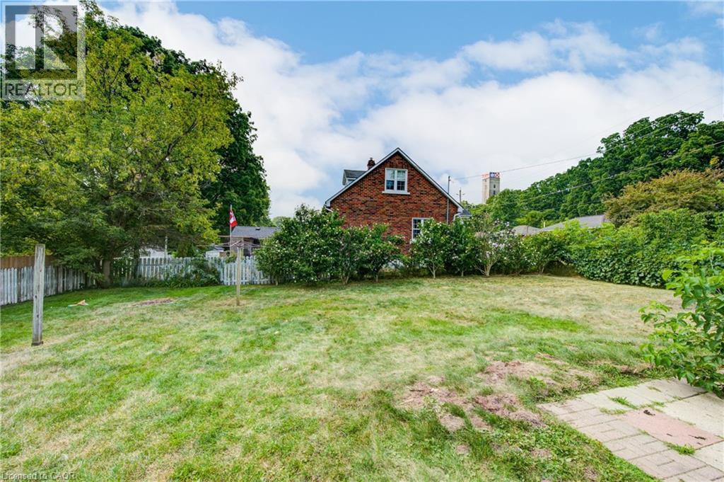 Photo 2 of 150 Finkle Street, Woodstock ON