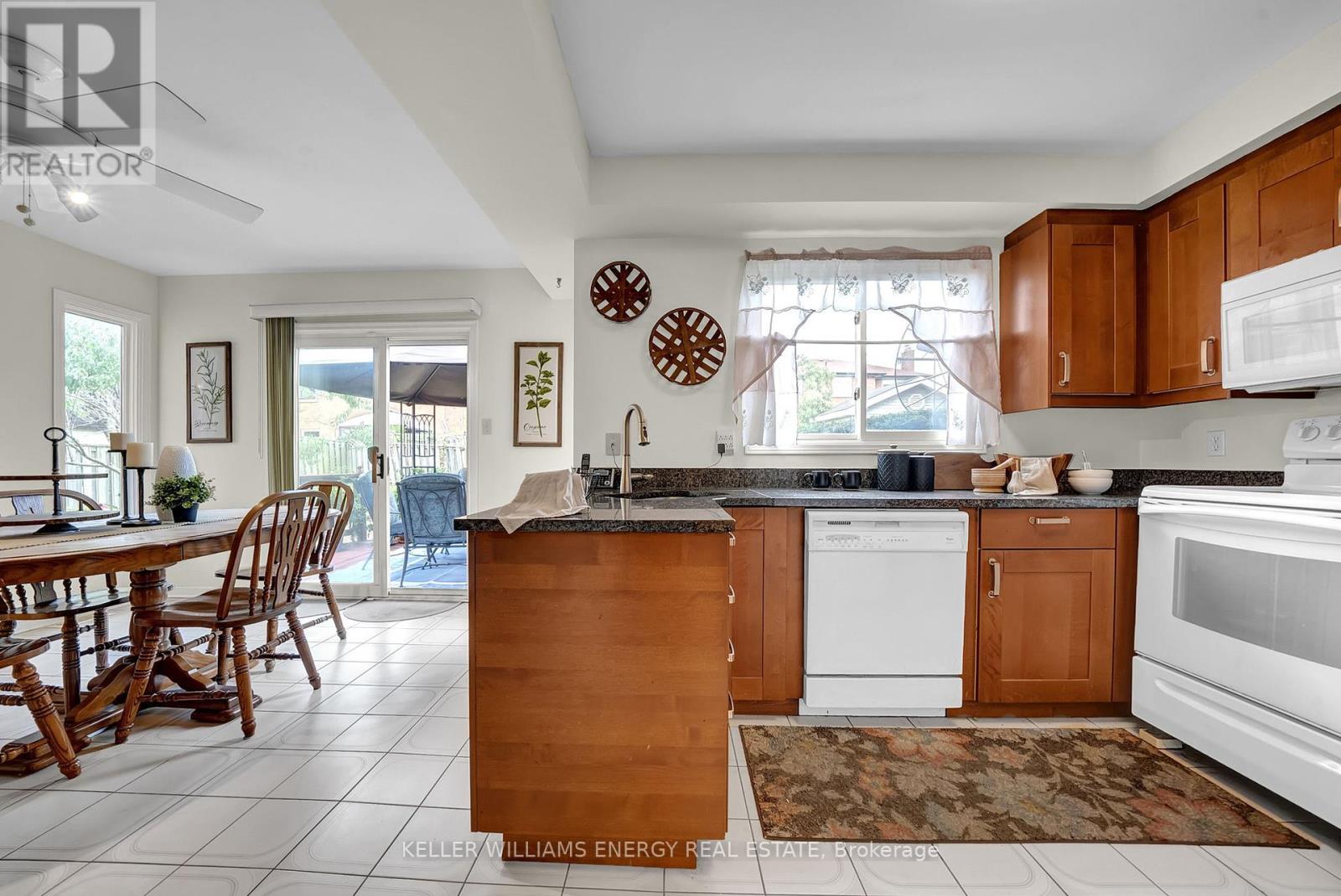 Photo 13 of 280 Thornton Road N, Oshawa ON