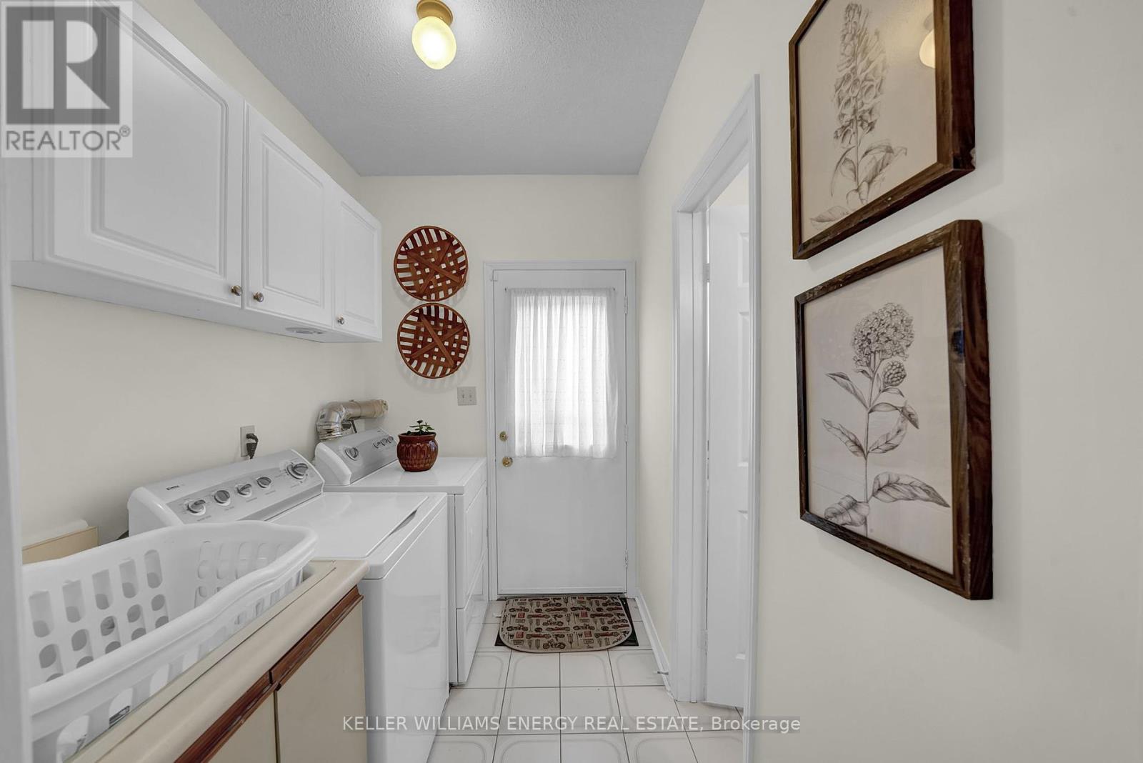 Photo 16 of 280 Thornton Road N, Oshawa ON