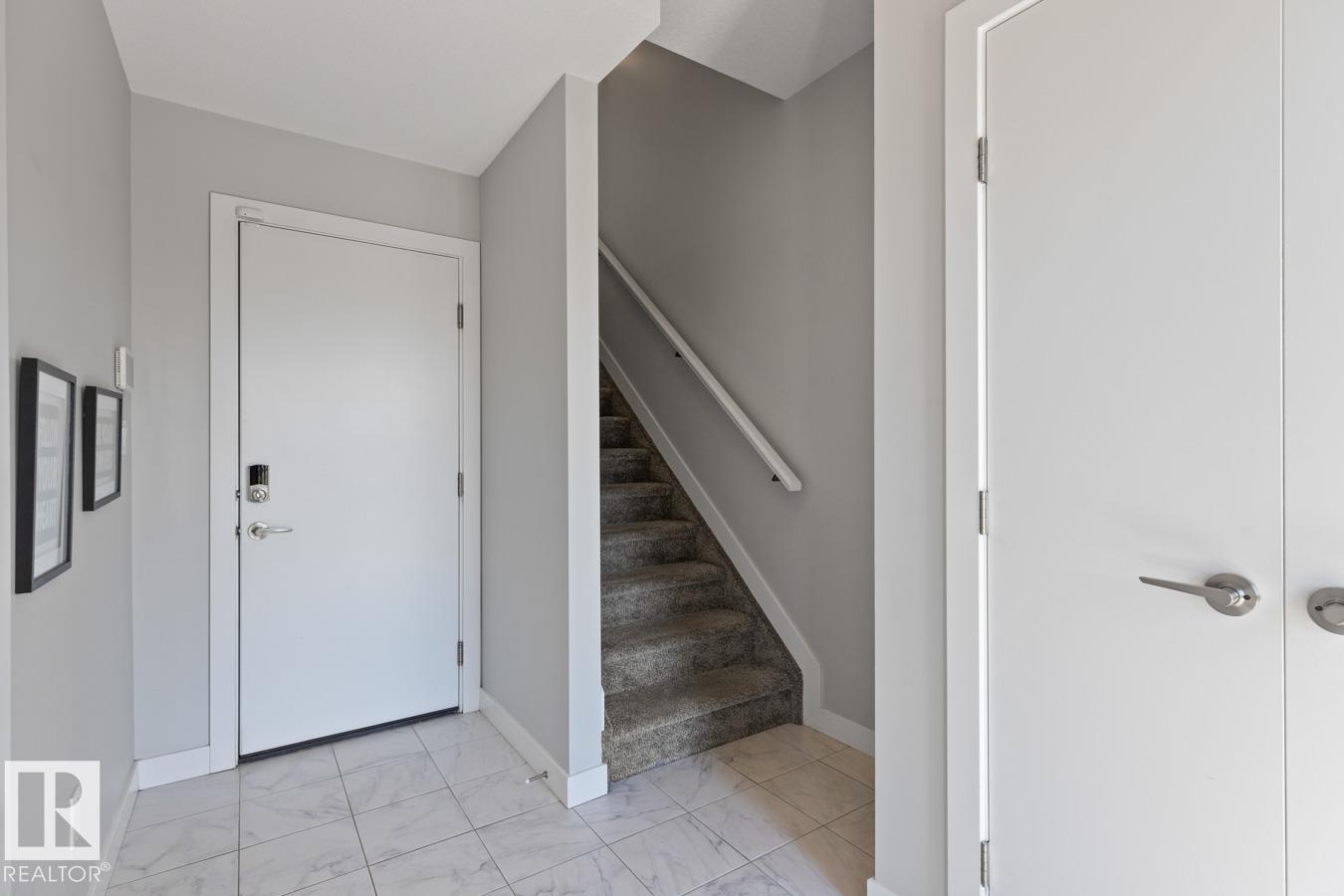 Photo 5 of 1115 Keswick Dr Sw, Edmonton AB