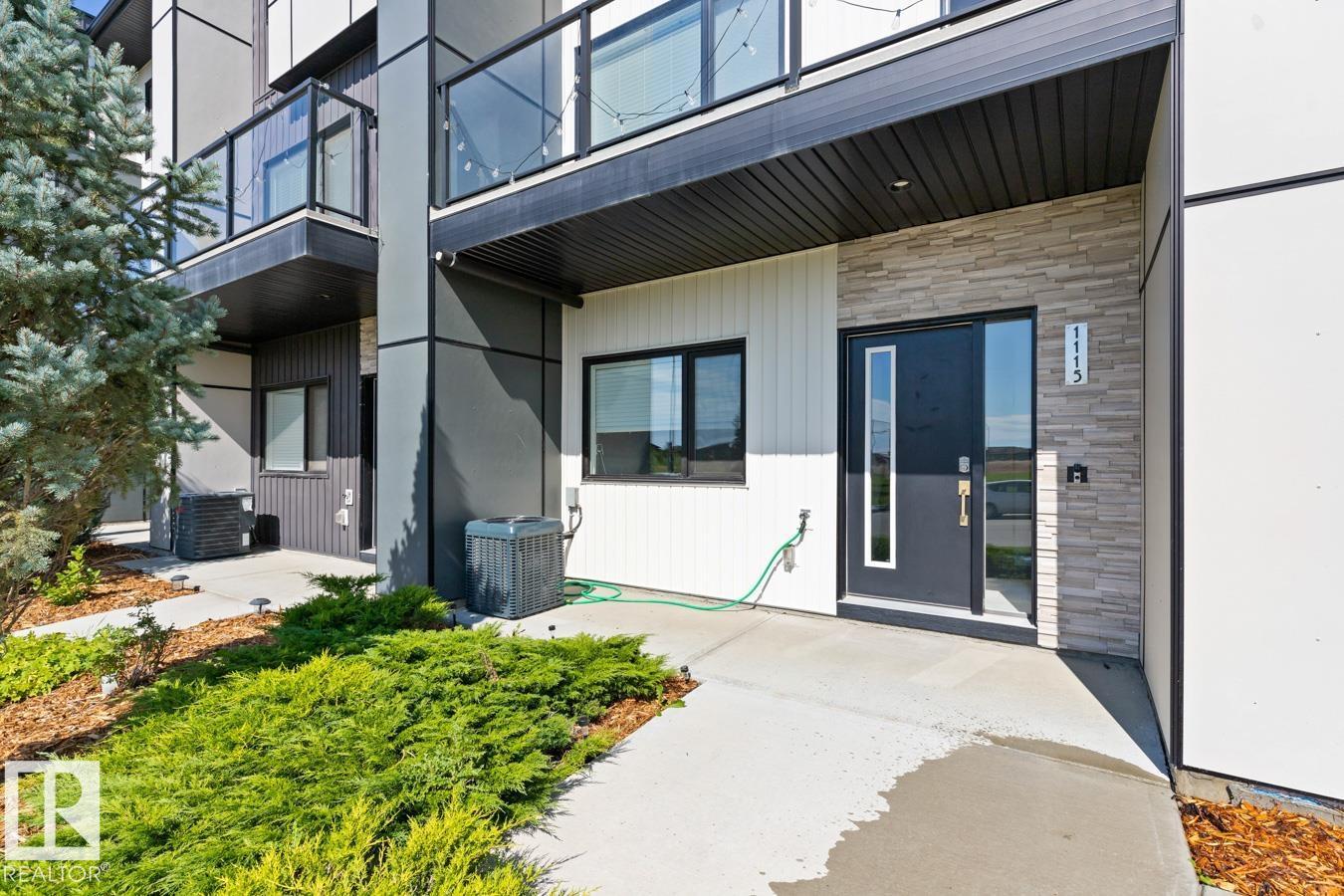 Photo 2 of 1115 Keswick Dr Sw, Edmonton AB