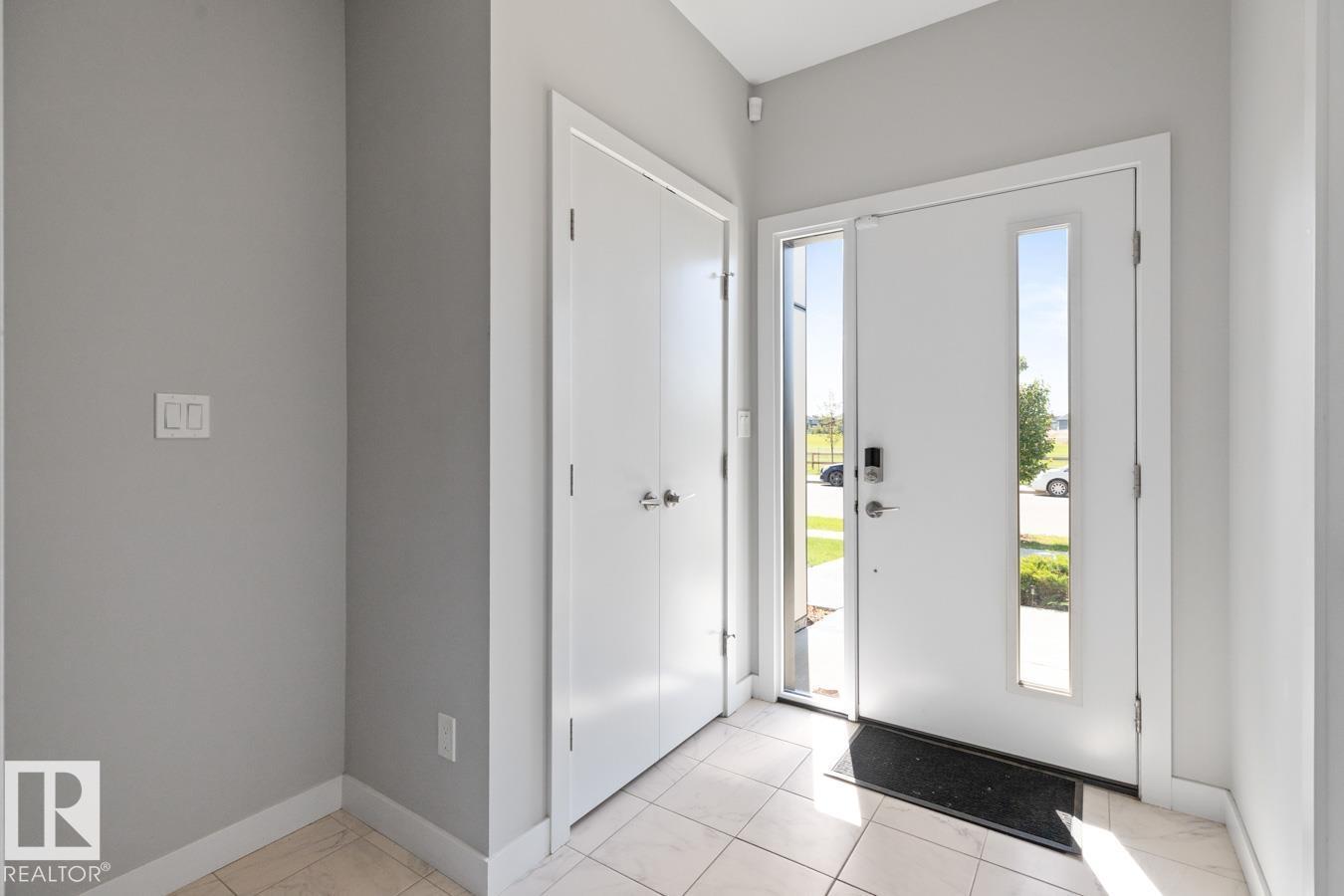 Photo 4 of 1115 Keswick Dr Sw, Edmonton AB