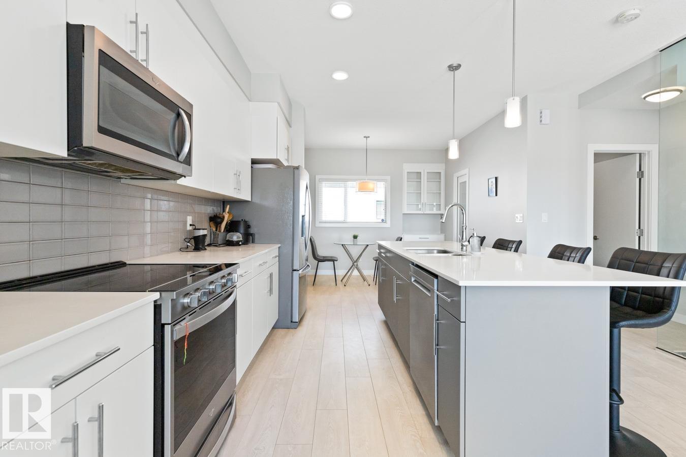 Photo 8 of 1115 Keswick Dr Sw, Edmonton AB