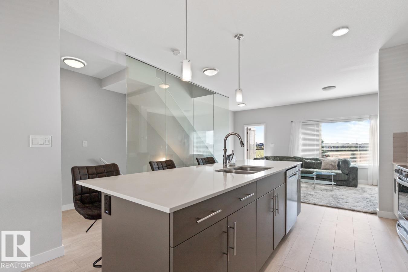 Photo 9 of 1115 Keswick Dr Sw, Edmonton AB