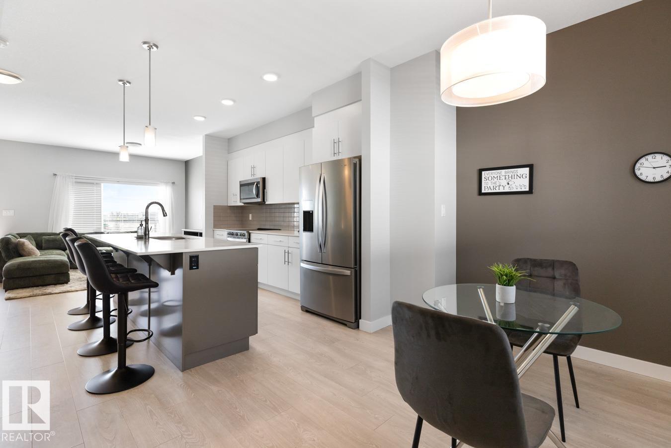 Photo 13 of 1115 Keswick Dr Sw, Edmonton AB