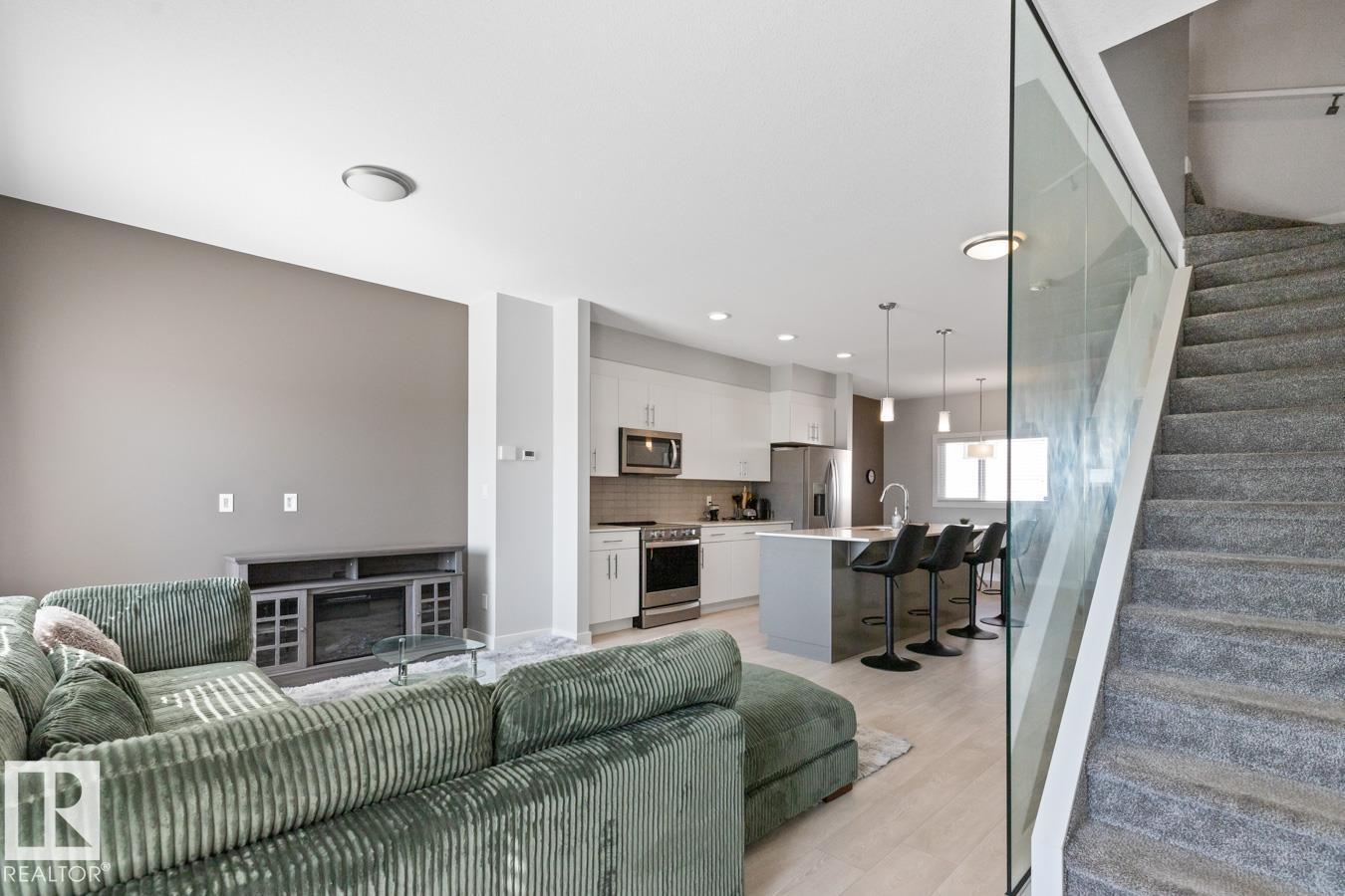 Photo 16 of 1115 Keswick Dr Sw, Edmonton AB