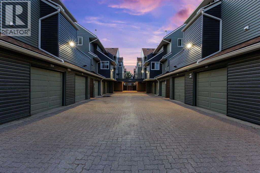 Single Family House for Sale in   Glamis Green SW Glamorgan Calgary 