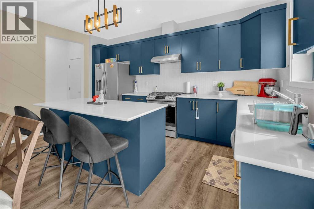 Photo 5 of 271 Carringham Road Nw, Calgary AB