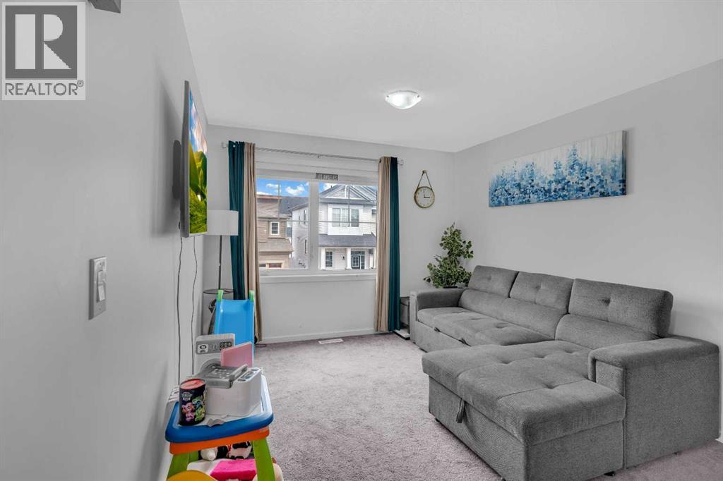 Photo 12 of 271 Carringham Road Nw, Calgary AB