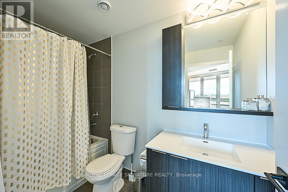 Photo 8 of 825 99 The Donway W, Toronto ON