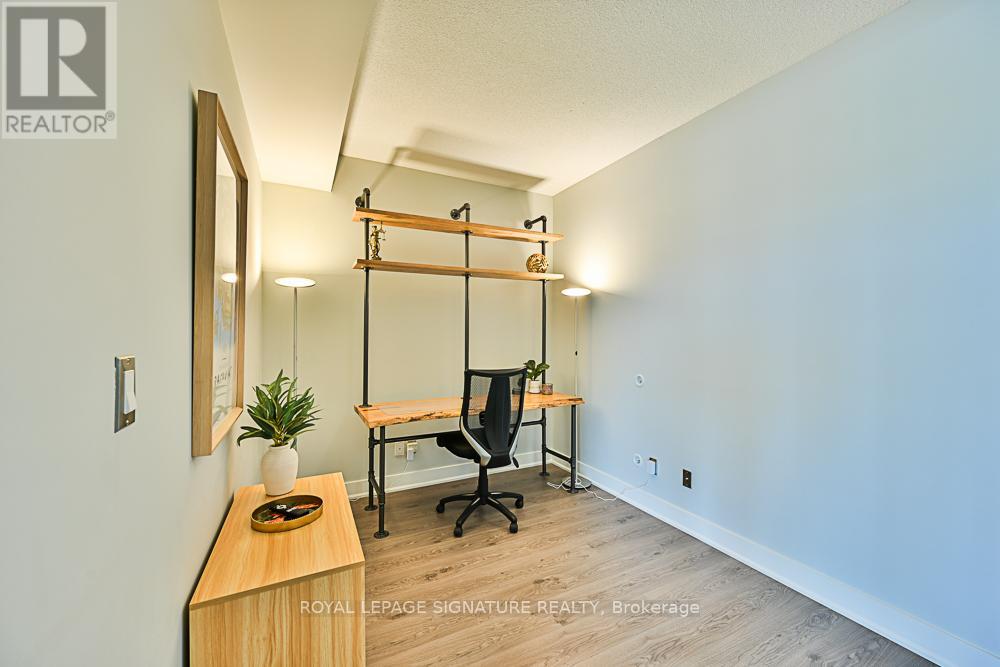 Photo 9 of 825 99 The Donway W, Toronto ON