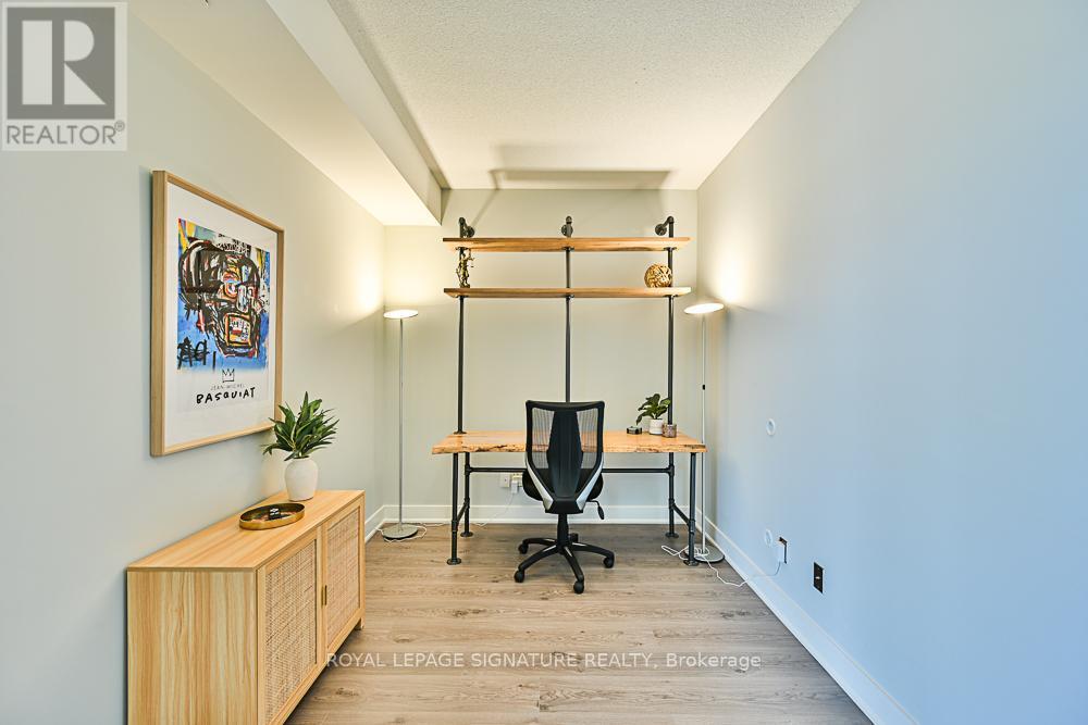 Photo 11 of 825 99 The Donway W, Toronto ON