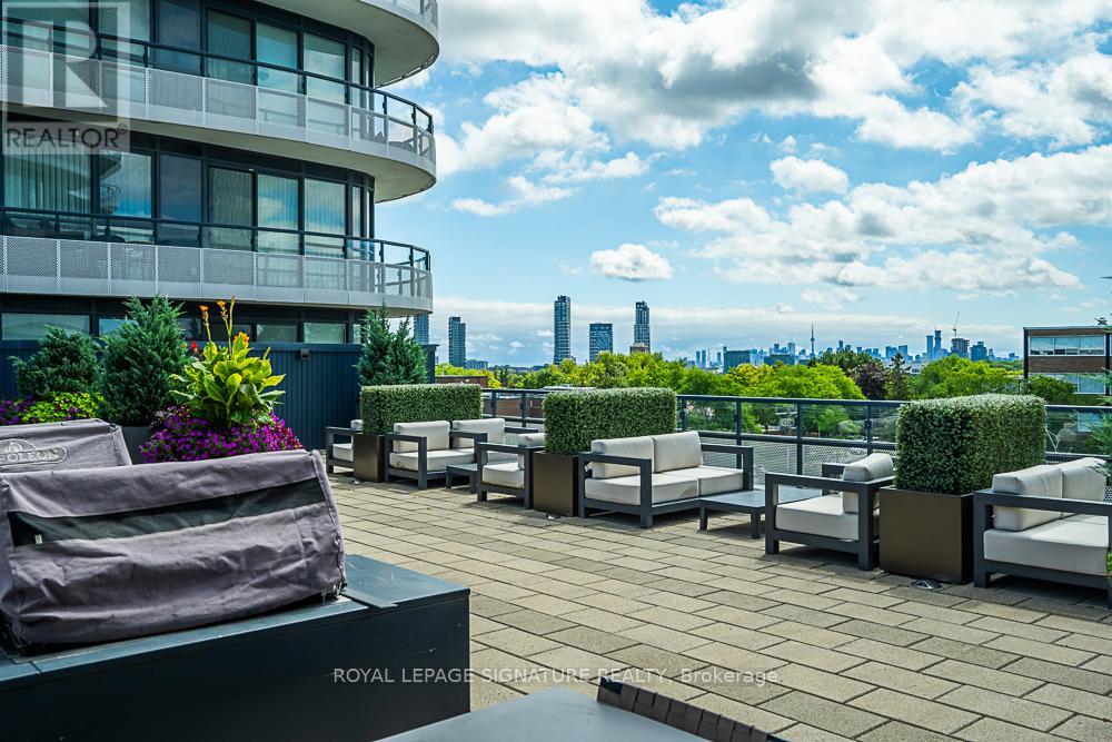 Photo 36 of 825 99 The Donway W, Toronto ON