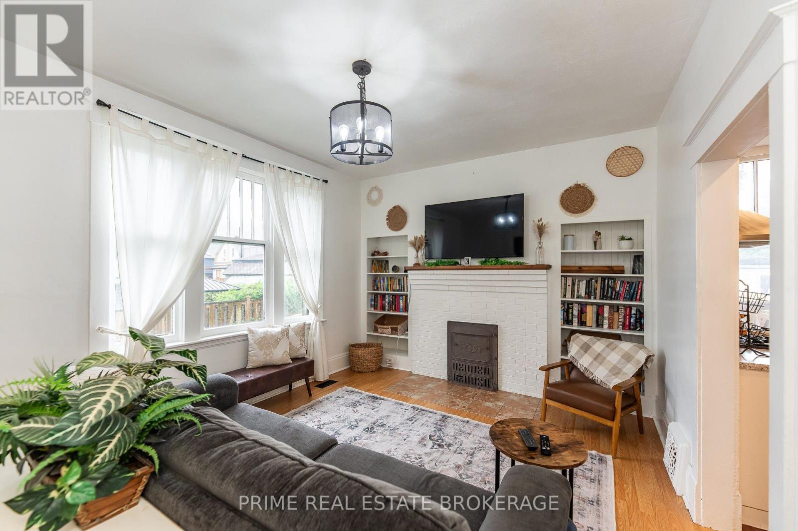 Photo 8 of 72 Walnut Street, St Thomas ON