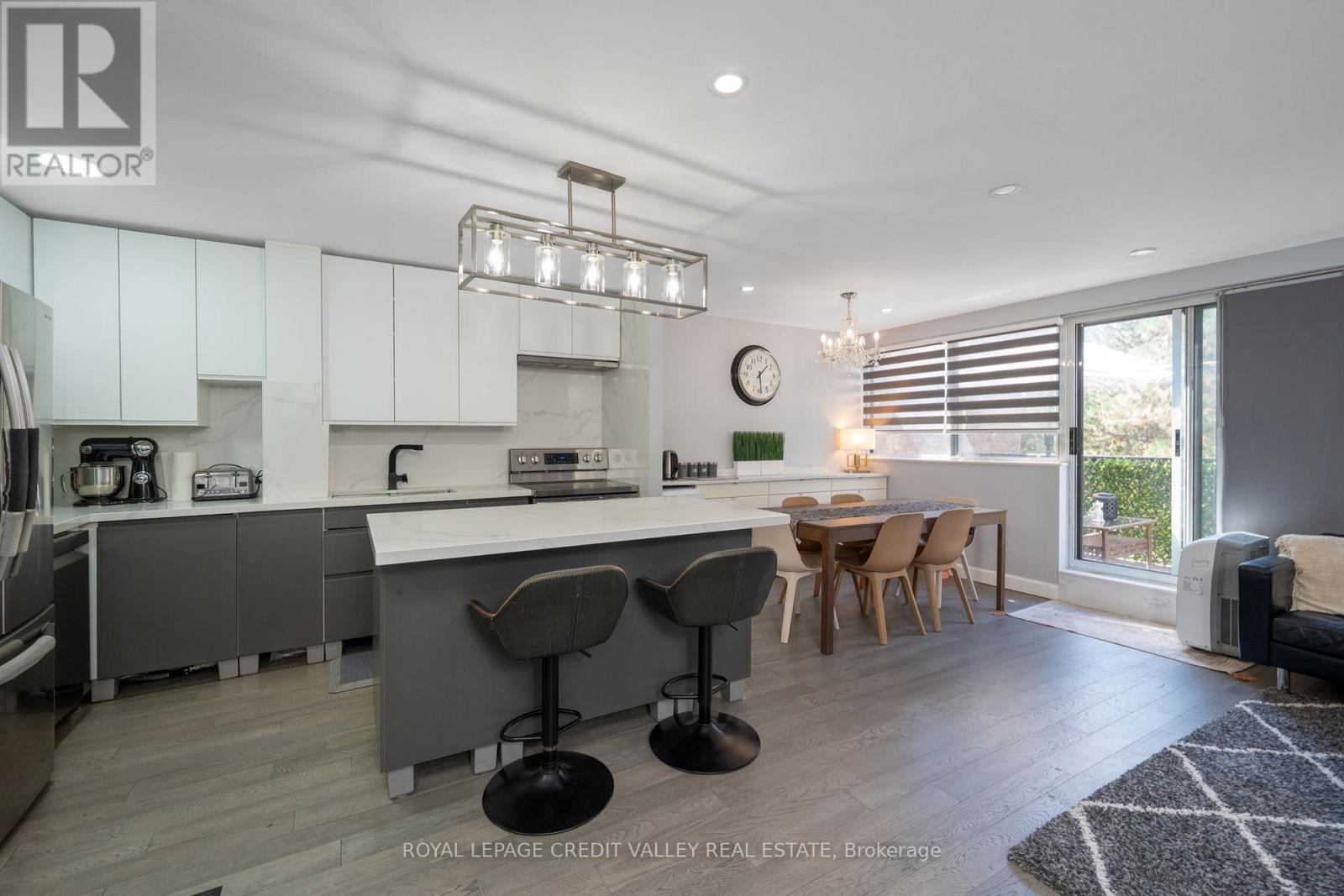 Photo 22 of 281 2095 Roche Court, Mississauga ON
