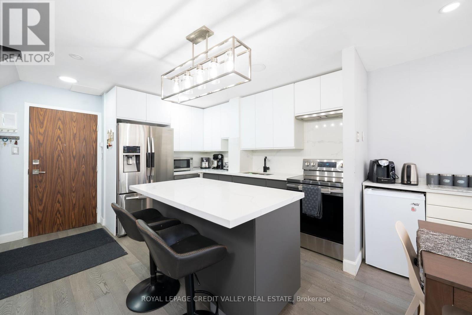 Photo 17 of 281 2095 Roche Court, Mississauga ON