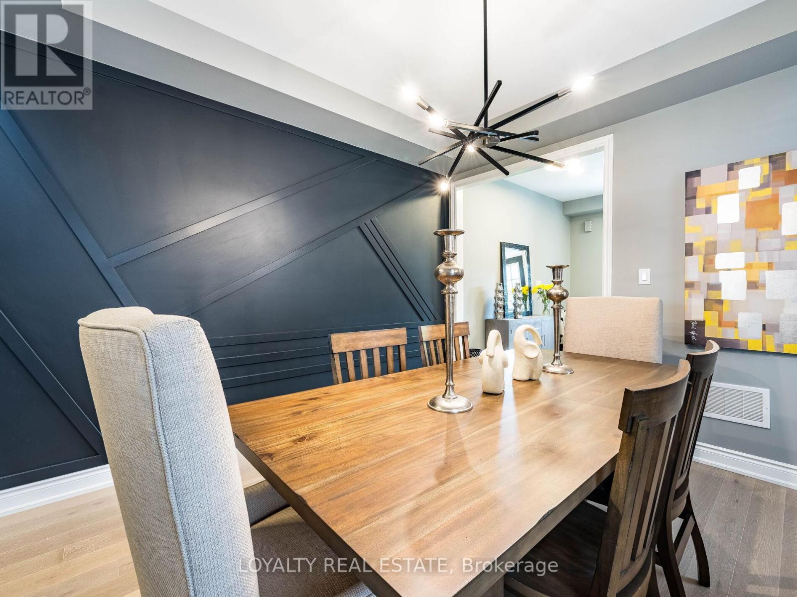Photo 4 of 12 Wainwright Drive, Brampton ON