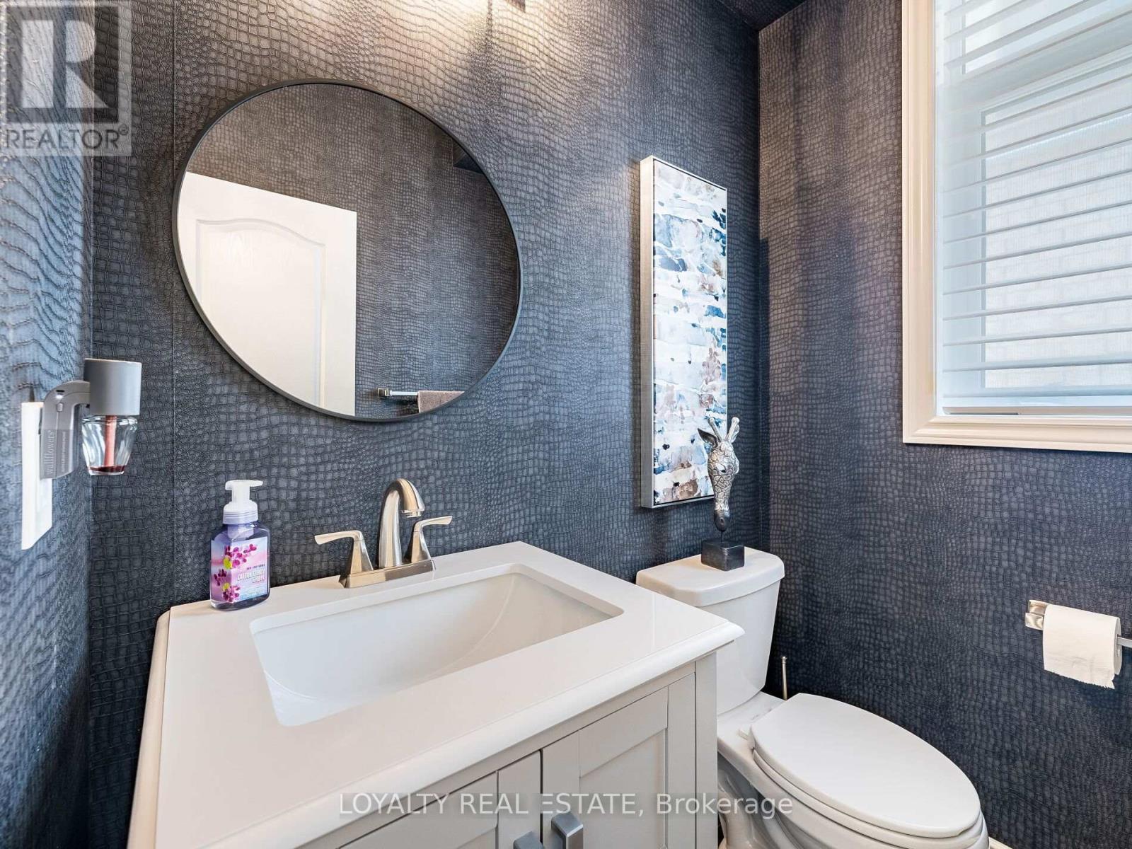Photo 8 of 12 Wainwright Drive, Brampton ON
