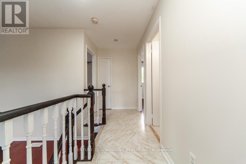 Photo 22 of 25 Morningdew Crescent, Brampton ON