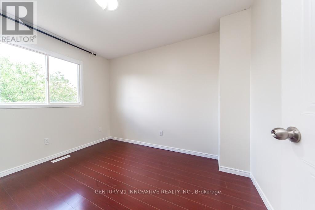 Photo 30 of 25 Morningdew Crescent, Brampton ON