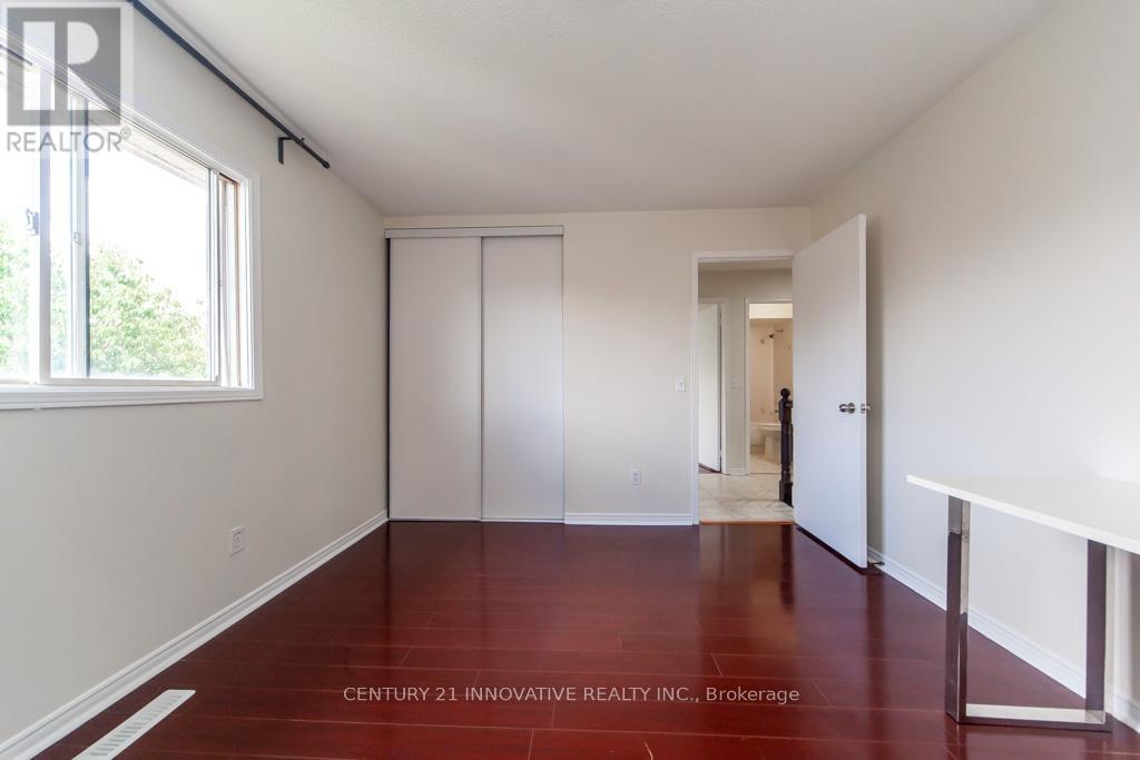 Photo 35 of 25 Morningdew Crescent, Brampton ON