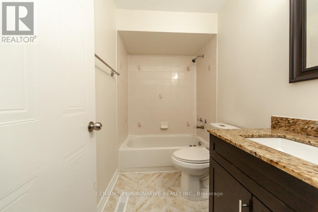 Photo 36 of 25 Morningdew Crescent, Brampton ON