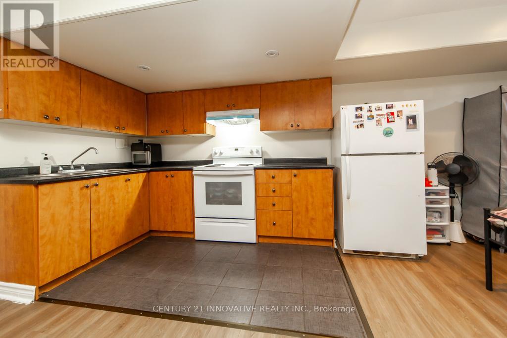 Photo 39 of 25 Morningdew Crescent, Brampton ON