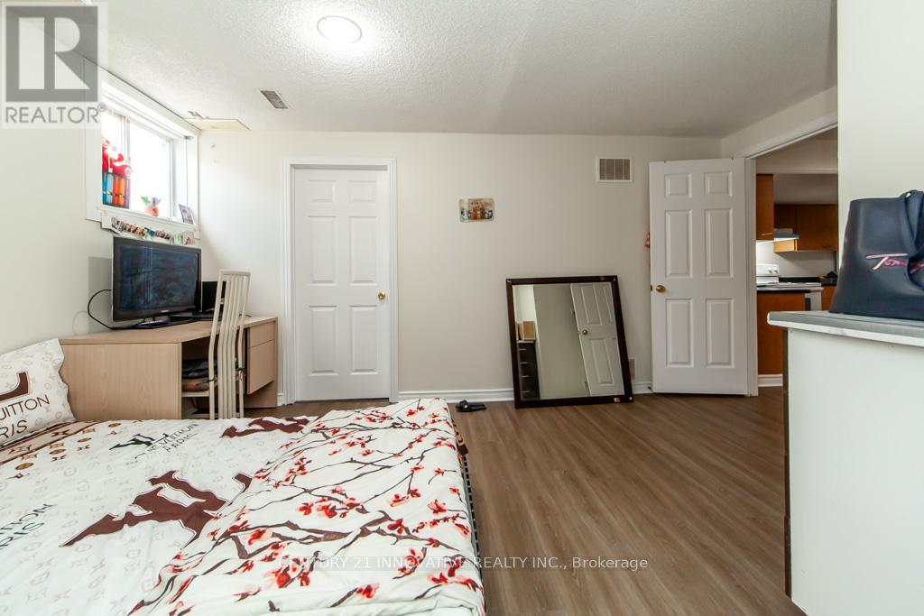 Photo 43 of 25 Morningdew Crescent, Brampton ON